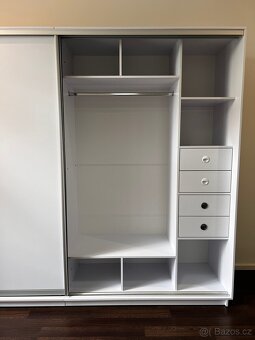 Šatní skříň - 2