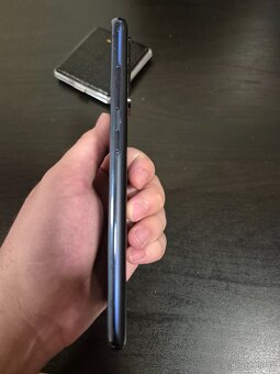 Samsung S20 FE - 2
