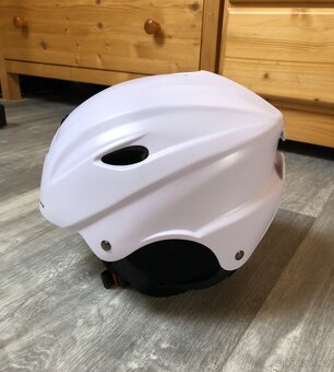 Lyžařská helma Arcore ELEMENT M (55–58 cm), bílá – top stav - 2