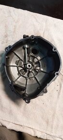 Víko spojky Yamaha FZ1 06 - 2