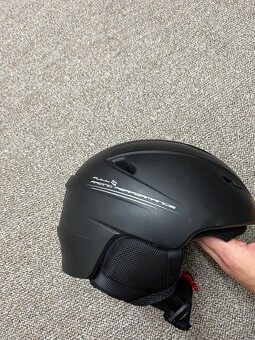 Lyžařská helma - 2