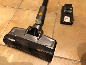 TYČOVÝ VYSAVAČ Sencor 3 v 1 - 2