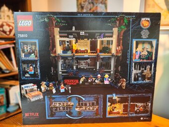 LEGO Stranger Things 75810 Upside Down - 2