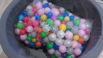 Suchý bazének s míčky - 2