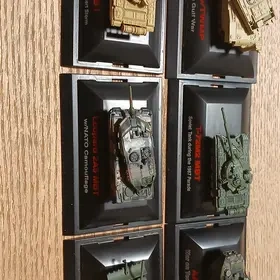 6 x model vojenské techniky. - 2