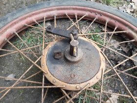 ČZ 125 A přední kolo - 2