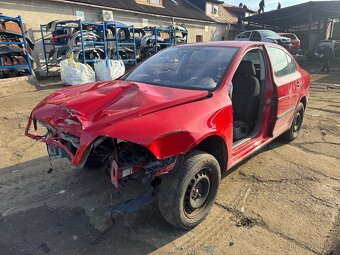 SKODA OCTAVIA 2 na náhradní díly ND - 2