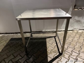 Podstavec/nerezový stůl se zarážkami - 2