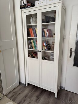 Knihovna Hemnes ikea - 2