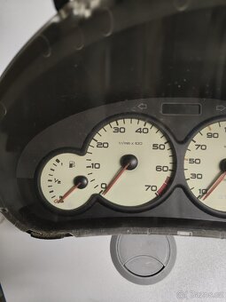 Peugeot 206 budíky - 2