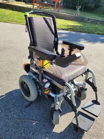 Prodám elektrický invalidní vozík, který je spolehlivý a má - 2