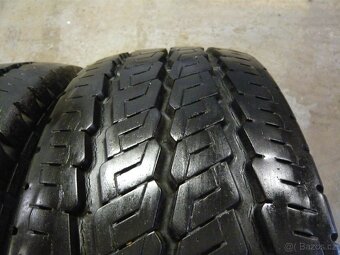 Pneu 215/70/15C, 215-70-15C, 215 70 15C. - - 2
