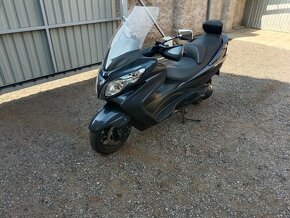 Suzuki burgman 400i ABS 2012 cz doklady v ceně - 2