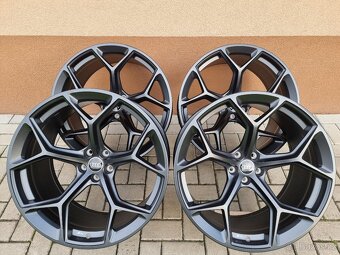 22″ 5×112 AUDI RS6 / RS7 PERFORMANCE “BLACK MATT” originál - 2