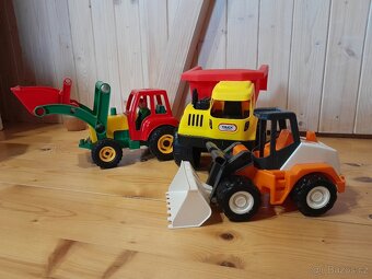 Nakladce a nákladní auto ,,na stavbu,, - 2