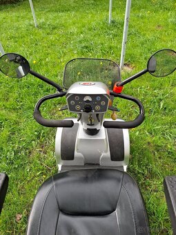 Elektricky invalidní vozík - 2