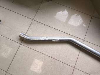 Střední trubka výfuku IZAWIT - Volvo V70, V50, S70 - 2