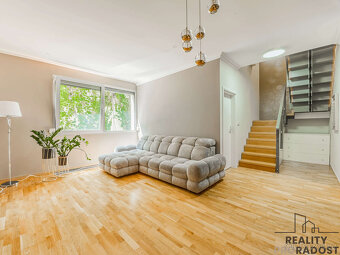 Prodej luxusního mezonetového bytu 4+kk, 99 m² + sklep, Koru - 2