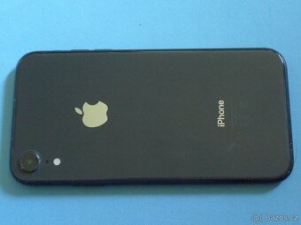 Apple iPhone XR 64 GB baterie 84% - 2