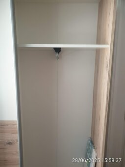 Šatní skříň - 2