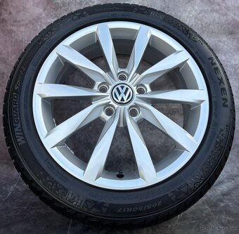 Originální Alu kola 5x112 VW Golf 205/50/17 DOT22 - 2