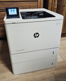Kvalitní laserová tiskárna HP M608 2 podavače - 2