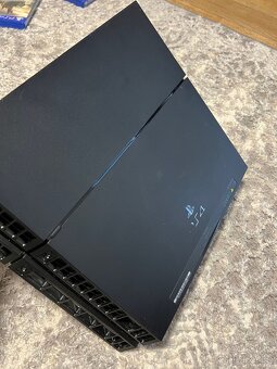 Playstation 4 - 2