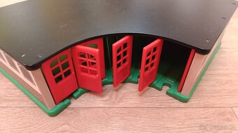 Vláčky garáž - 2