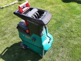 Drtič (štěpovač) zahradního odpadu Bosch AXT 25 TC - 2