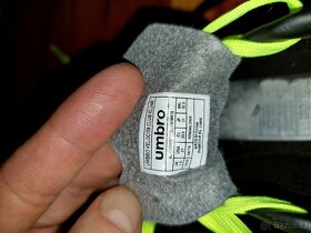 Salovky UMBRO velikost 33,5 - 2
