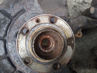 Škoda Fabia 1 junior pravá těhlice malý průměr poloosy - 2
