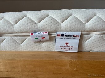 Dřevěná manželská postel 200x200 s polohovatelnými rošty - 2