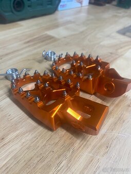 Nové stupačky KTM exc/sx 2017/23 - 2