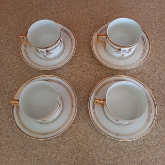 Sada 4ks hrníčků s podšálky - 2