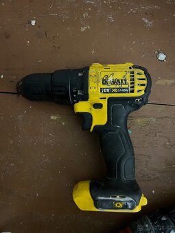 akumulátorová vrtačka/šroubovák DeWalt DCD780 - 2