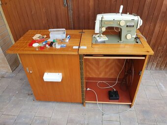 Šicí stroj Veritas - 2