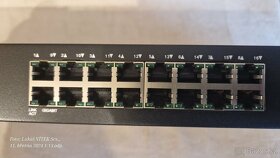 Cisco, 24 portový switch, 2x miCROGBIC - 2