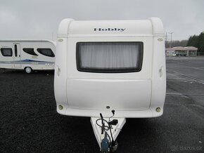 Prodám karavan Hobby 440 sf,r.v.2012 + mover + předstan. - 2
