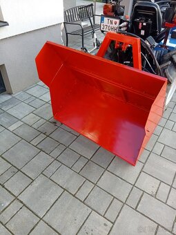 Transportní box hydraulicky sklápateľný za malotraktor - 2