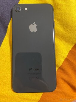 Prodám iphone 8 kdo dá víc toho je - 2