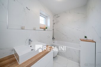 Prodej novostavby útulného rodinného domu o velikosti 4+KK i - 2