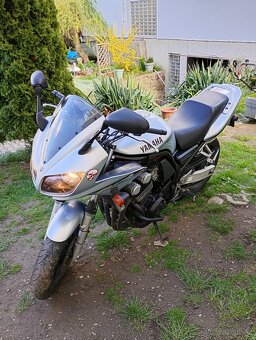 Yamaha FZS 600 Fazer - 2