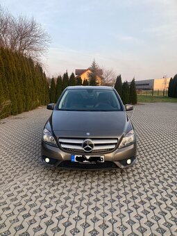 Mercedes Benz B 180 2013 - 2