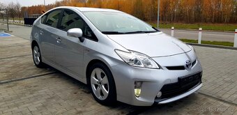 Toyota Prius 1.8 hybridní pohon - 2