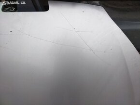 Přední kapotu Peugeot 407 - 2