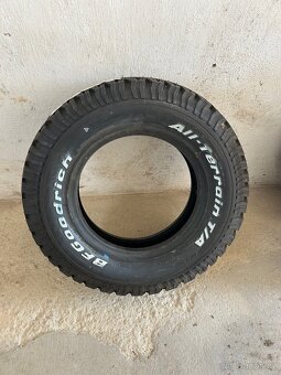 Prodám pneumatiky BFGoodrich 225/75R16 - 2