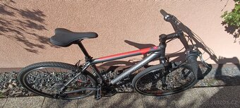 Krosové kolo Kross EVADO 1.0 (Graphite/red) 2023 - 2