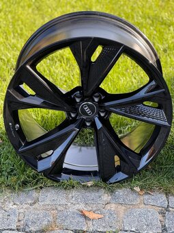 Sada zánovních alu kol Audi rs (6)(7) - 2