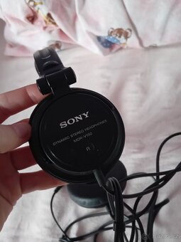 Sony MDR-V150 sluchátka - 2
