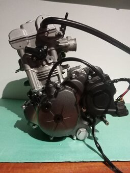 Motor Malaguti XSM 125, čtyřtaktní. - 2